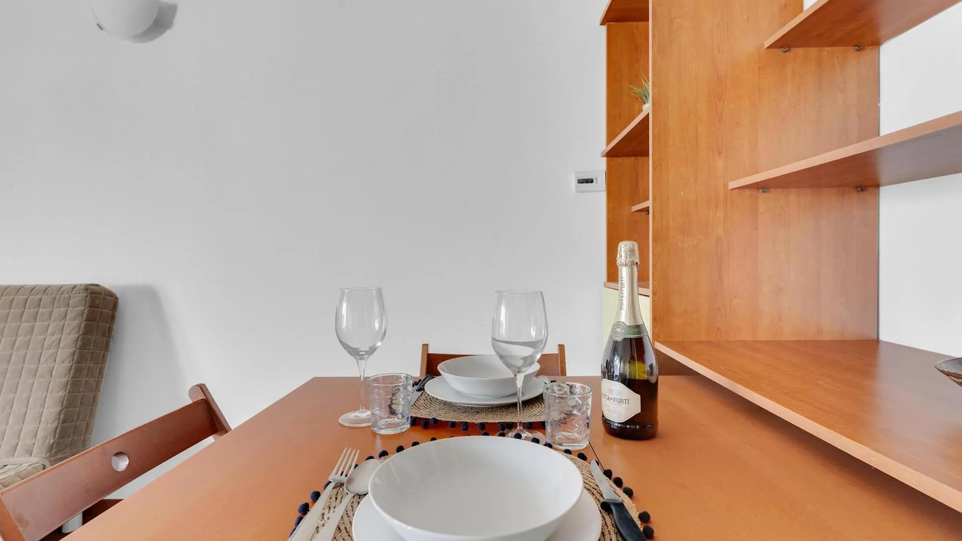 Ug10 -Isola-Bicocca - Central - Apartment - Milan 0*,