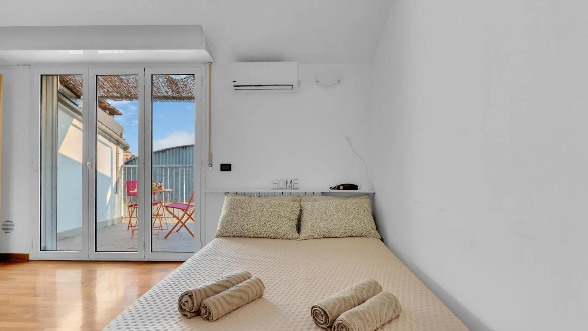 Ug10 -Isola-Bicocca - Central - Apartment - Milan 0*,  Italy