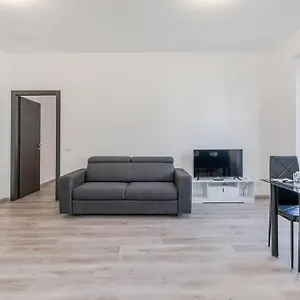  Appartamento Bicocca Metro House